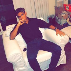 Meet your Posher, Emmanuel